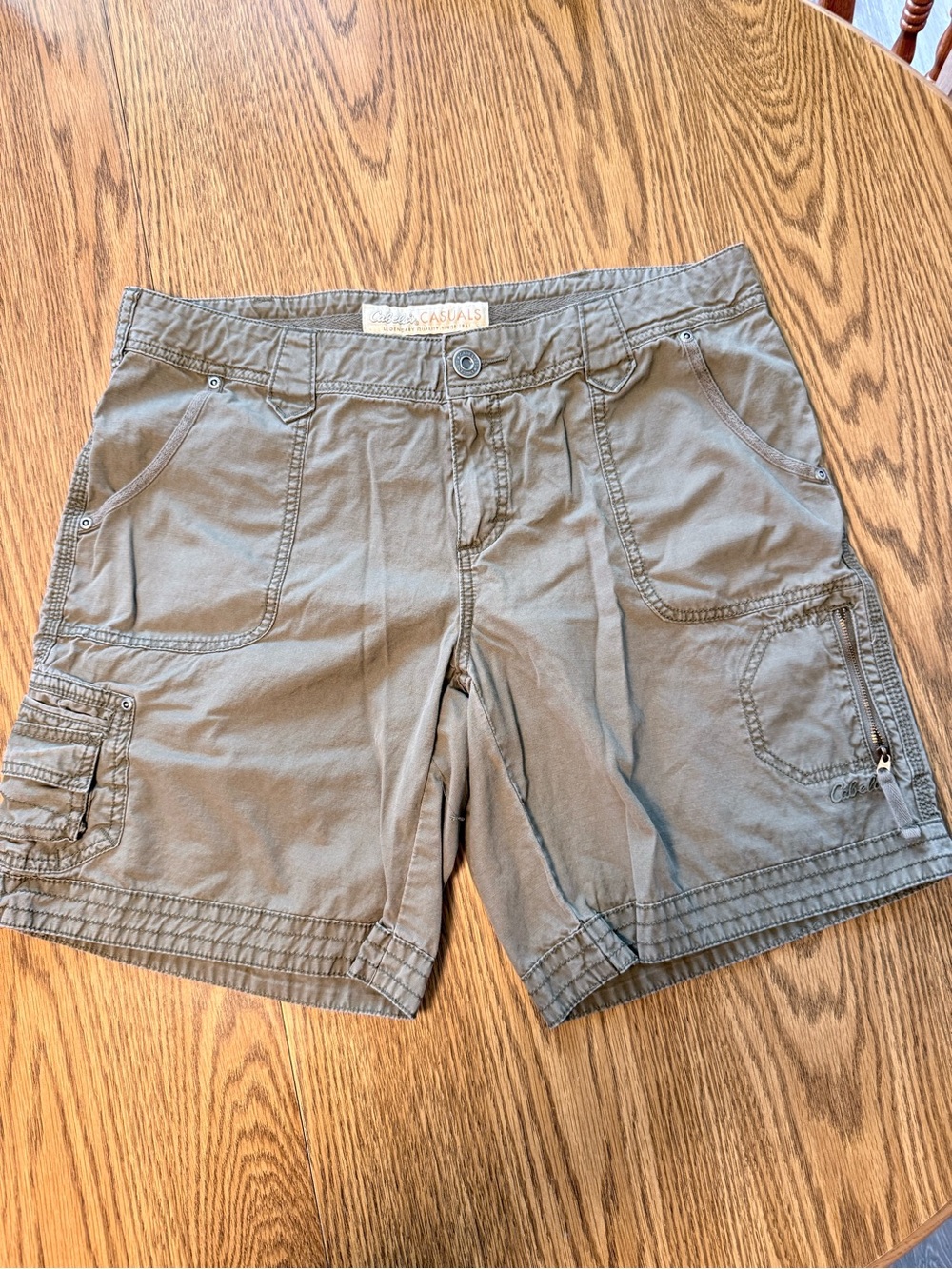 Cabela's 14 Olive Green Cargo Shorts